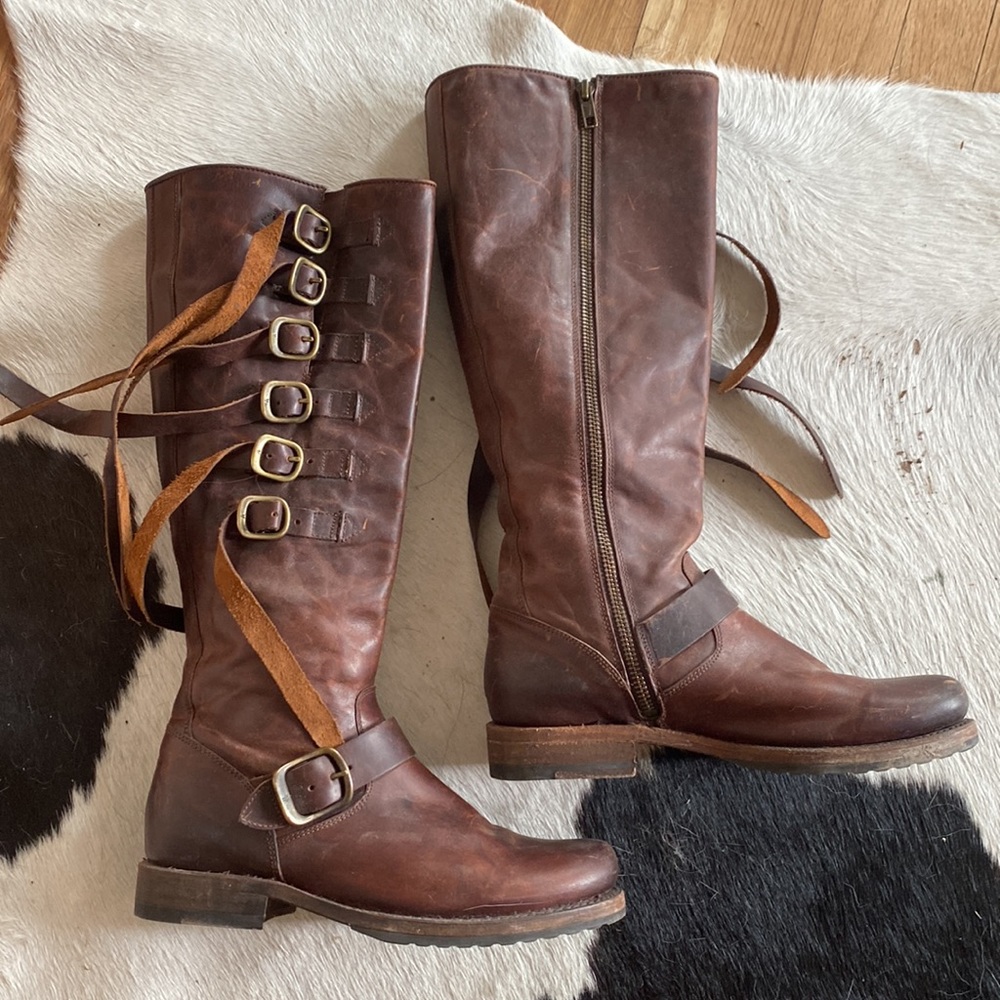 Frye Veronica Strap Tall Cognac Moto Boots Fringe Buckle women’s 7